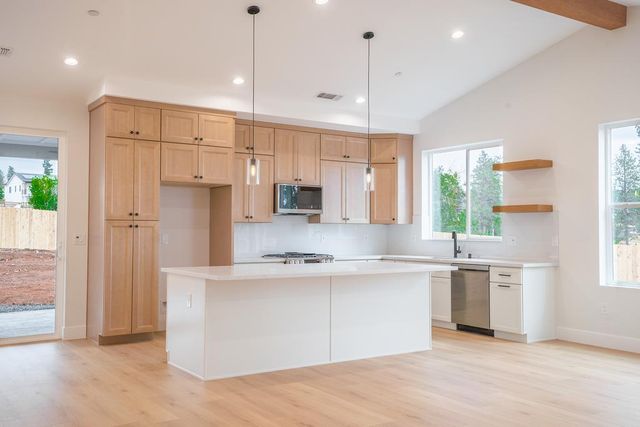 5003 Country Club Dr, Paradise, CA 95969