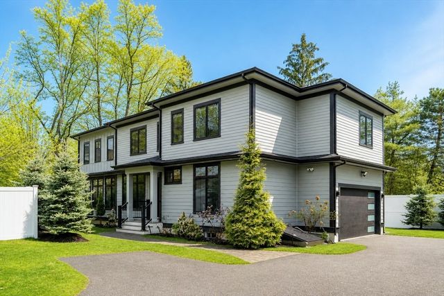 32 Lantern Ln, Wellesley, MA 02481