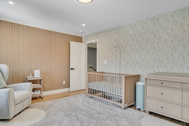 32 Lantern Ln, Wellesley, MA 02481