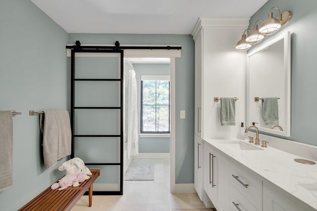 32 Lantern Ln, Wellesley, MA 02481