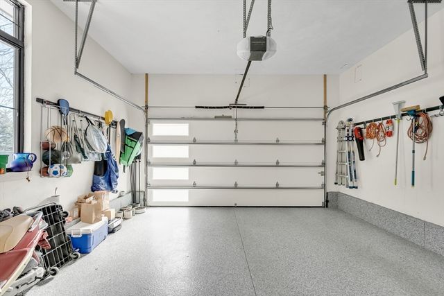 32 Lantern Ln, Wellesley, MA 02481