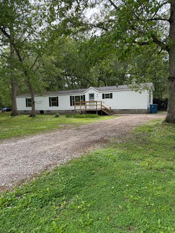 15016 Heritage Drive W, Wheatfield, IN 46392