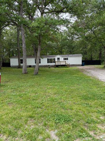 15016 Heritage Drive W, Wheatfield, IN 46392
