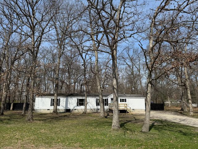 15016 Heritage Drive W, Wheatfield, IN 46392