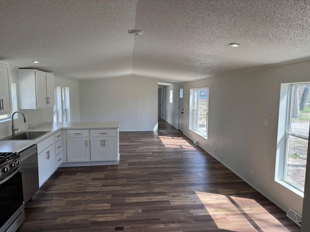15016 Heritage Drive W, Wheatfield, IN 46392
