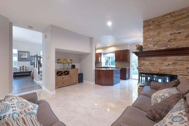 154 Symphony Lane, Oak Park, CA 91377