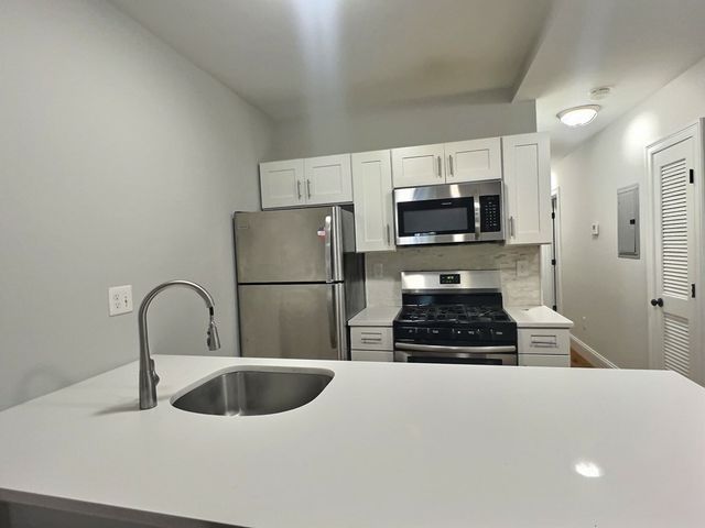 255 Paris 1, Boston, MA 02128