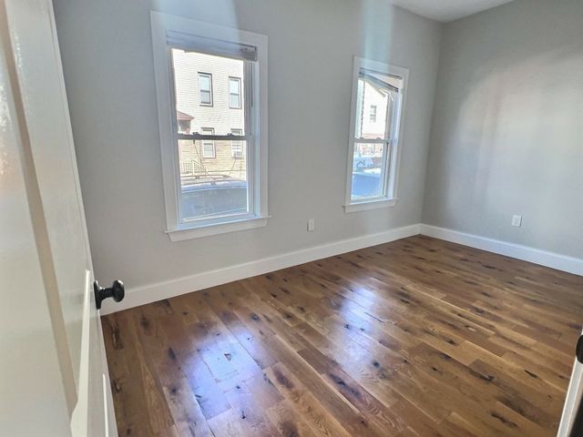 255 Paris 1, Boston, MA 02128