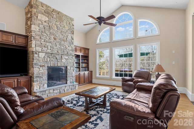 8238 Victoria Lake Drive, Waxhaw, NC 28173