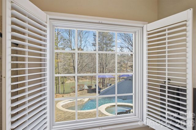 8238 Victoria Lake Drive, Waxhaw, NC 28173