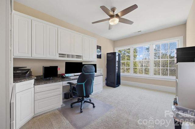 8238 Victoria Lake Drive, Waxhaw, NC 28173