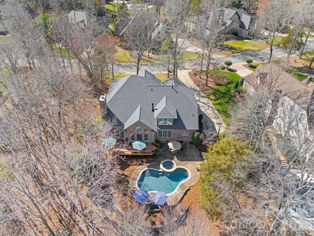 8238 Victoria Lake Drive, Waxhaw, NC 28173