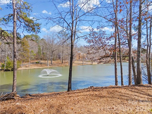 8238 Victoria Lake Drive, Waxhaw, NC 28173