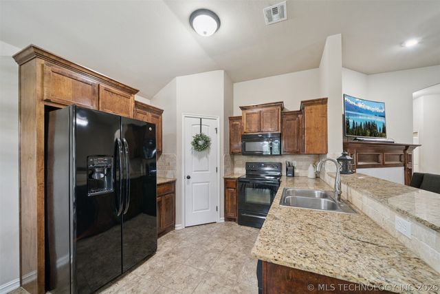 13176 E 133rd Street North, Collinsville, OK 74021