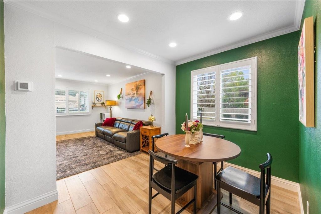 Image 13 of property listing at 691 691 Concord Pl, Pleasanton, CA 94566