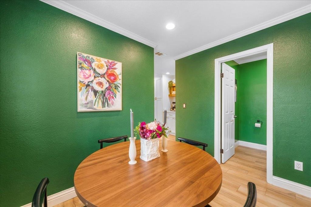 Image 15 of property listing at 691 691 Concord Pl, Pleasanton, CA 94566