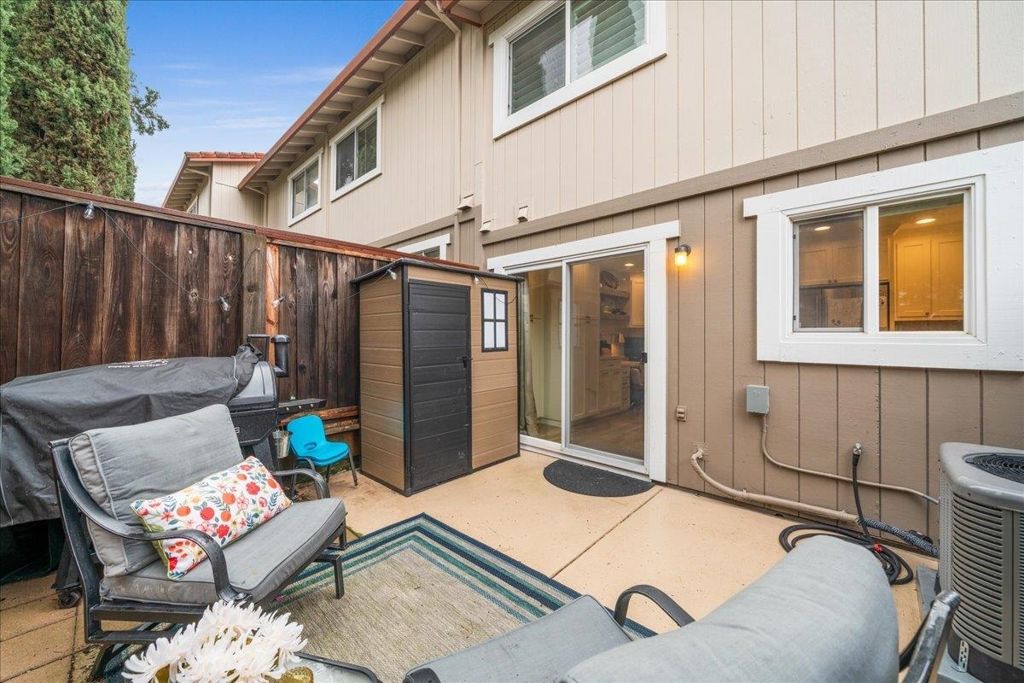 Image 24 of property listing at 691 691 Concord Pl, Pleasanton, CA 94566