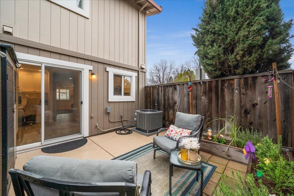 Image 25 of property listing at 691 691 Concord Pl, Pleasanton, CA 94566