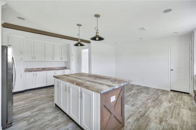 1065 Highway 182 Road, Fair Play, SC 29643
