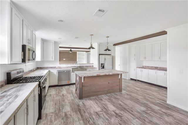 1065 Highway 182 Road, Fair Play, SC 29643