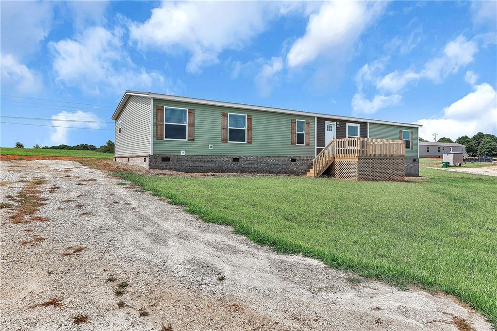 1065 Highway 182 Road, Fair Play, SC 29643