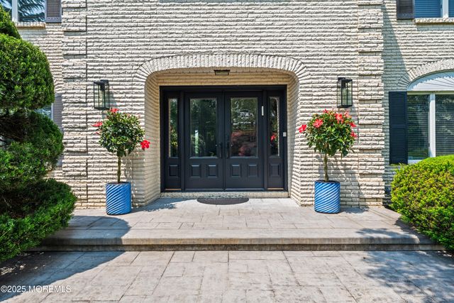 25 Muncy Drive, West Long Branch, NJ 07764