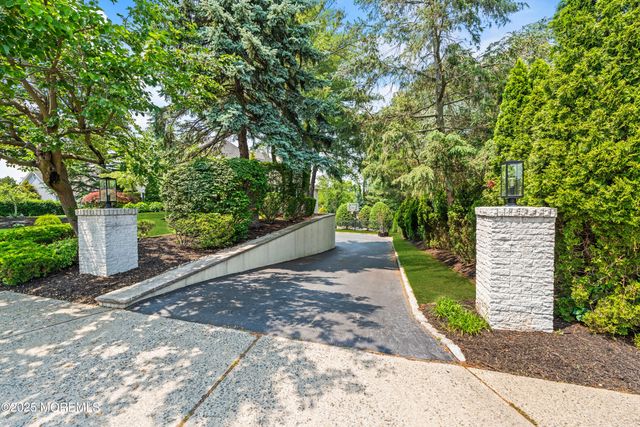 25 Muncy Drive, West Long Branch, NJ 07764