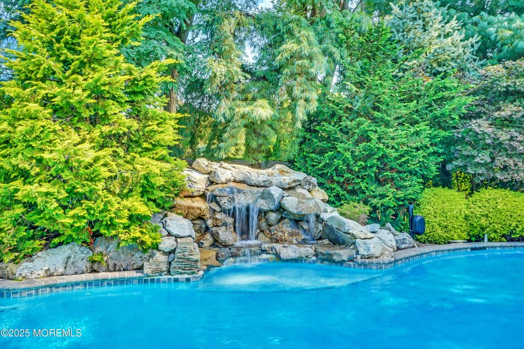 25 Muncy Drive, West Long Branch, NJ 07764