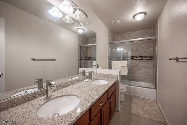 8500 West Gilmore Avenue, Las Vegas, NV 89129