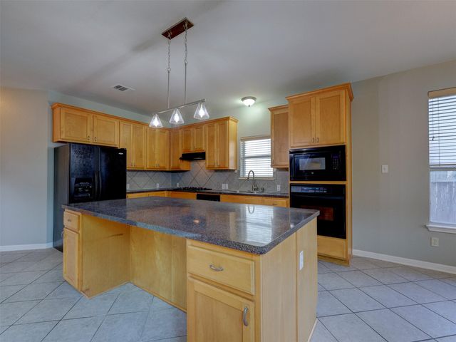 1554 Homewood CIR, Round Rock, TX 78665