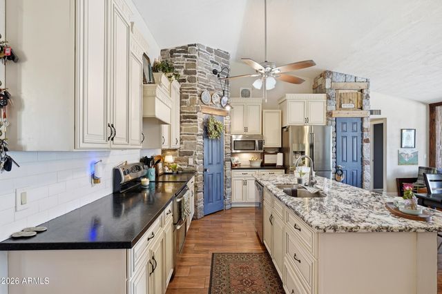 6517 E INGLEWOOD Street, Mesa, AZ 85205