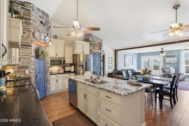 6517 E INGLEWOOD Street, Mesa, AZ 85205