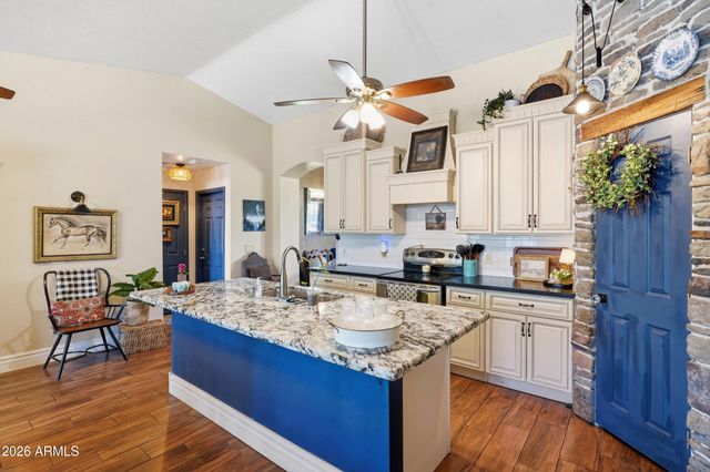 6517 E INGLEWOOD Street, Mesa, AZ 85205