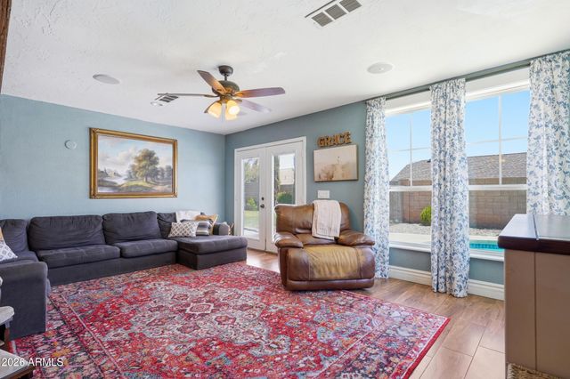 6517 E INGLEWOOD Street, Mesa, AZ 85205