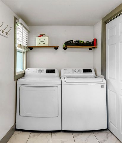 424 W Cedar Street, Rogers, AR 72756