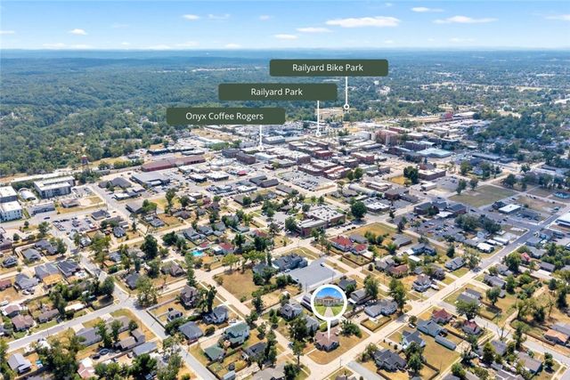 424 W Cedar Street, Rogers, AR 72756