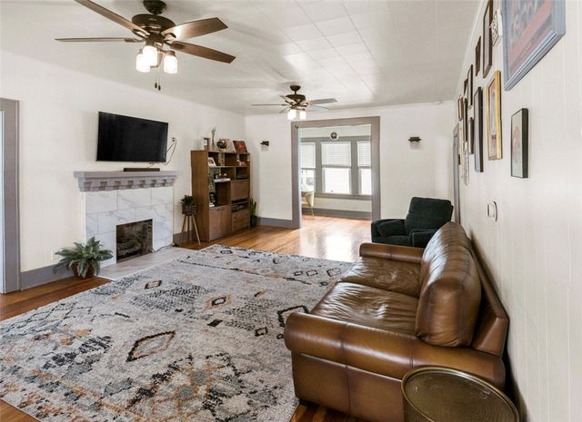 424 W Cedar Street, Rogers, AR 72756