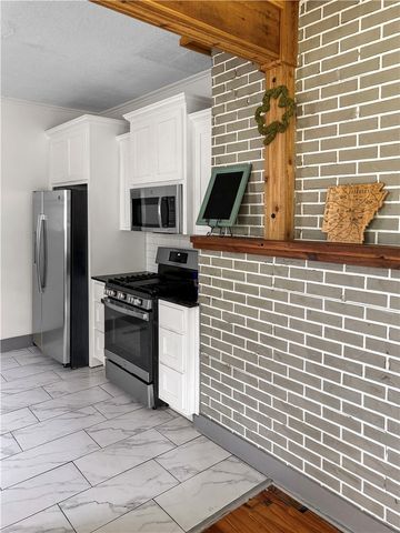 424 W Cedar Street, Rogers, AR 72756