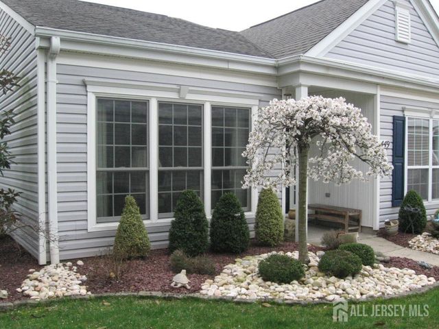 449 Bluebird Drive, Monroe, NJ 08831