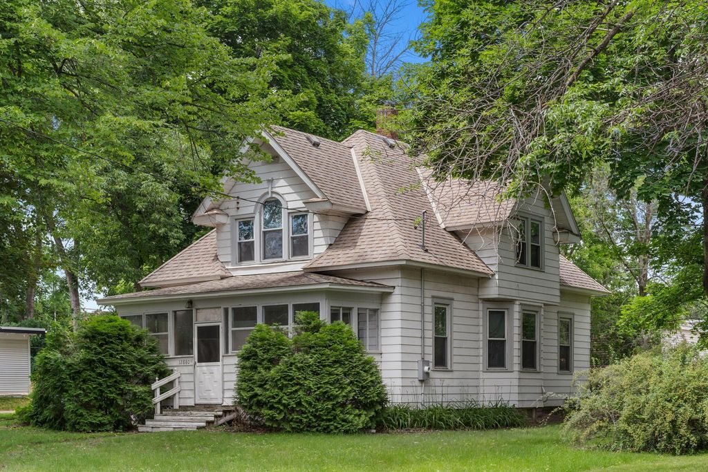 12880 Newell Avenue, Lindstrom, MN 55045