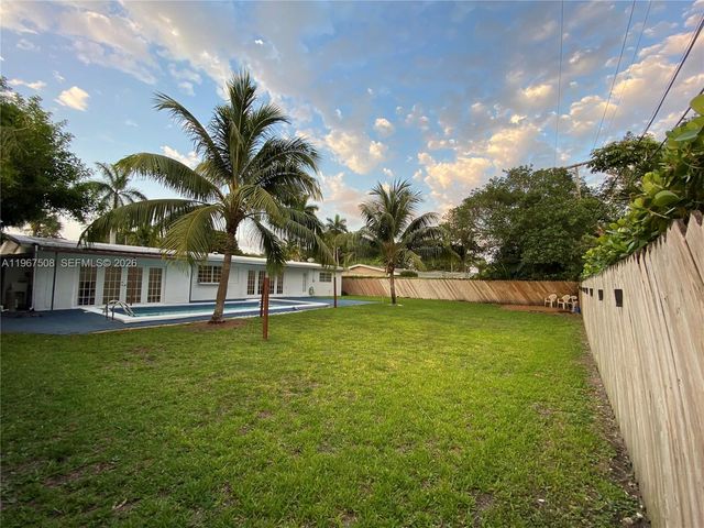 2040 NE 197th Ter, Miami, FL 33179