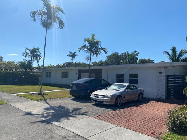 2040 NE 197th Ter, Miami, FL 33179