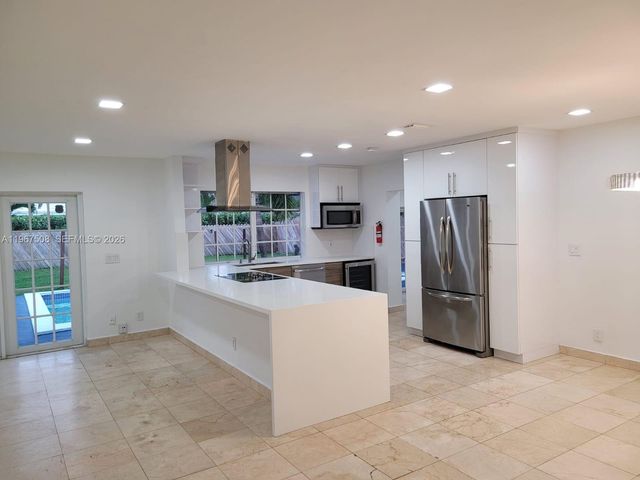 2040 NE 197th Ter, Miami, FL 33179