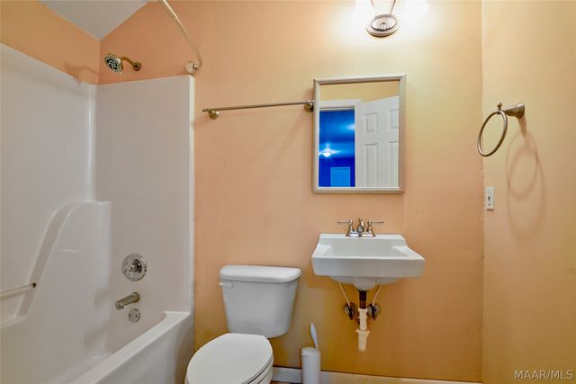 377 Hickory Place, Wetumpka, AL 36093