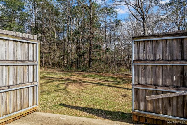 377 Hickory Place, Wetumpka, AL 36093