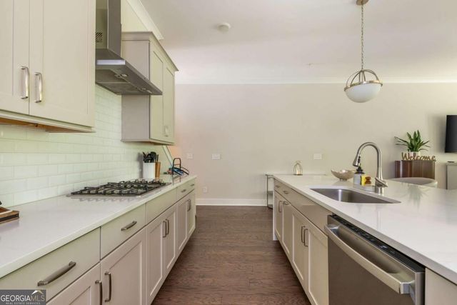 945 Kenway Avenue, Roswell, GA 30076