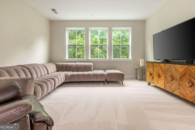 945 Kenway Avenue, Roswell, GA 30076