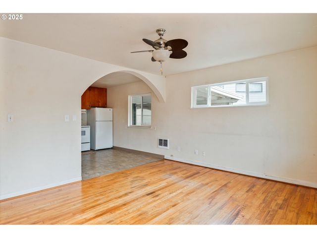 198 CLOVERDALE Rd, Kalama, WA 98625