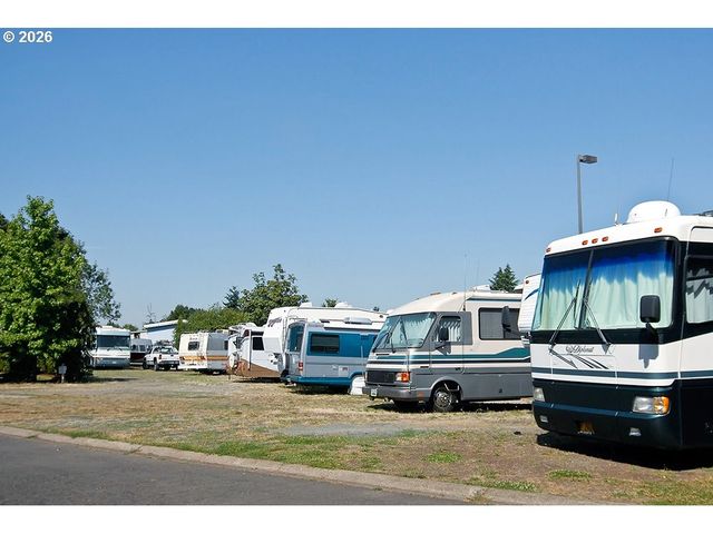 1475 Green Acres 105, Eugene, OR 97408