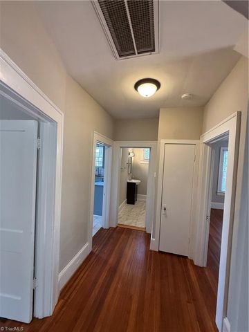 496 West End Boulevard B, Winston-salem, NC 27101